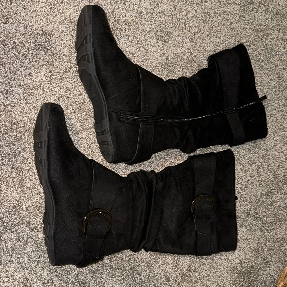 Cute black boots